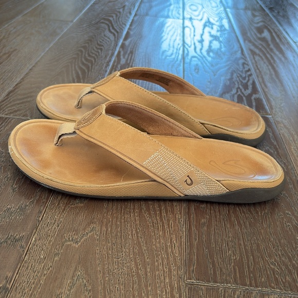 Olukai Tan Leather Flip Flops - Picture 8 of 10